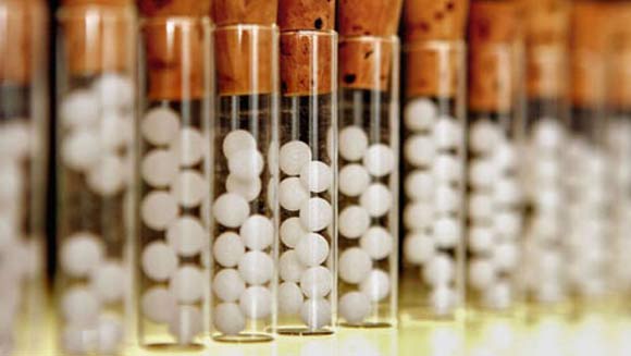 Tratamente naturiste. Homeopatia – cum acţionează şi ce afecţiuni tratează